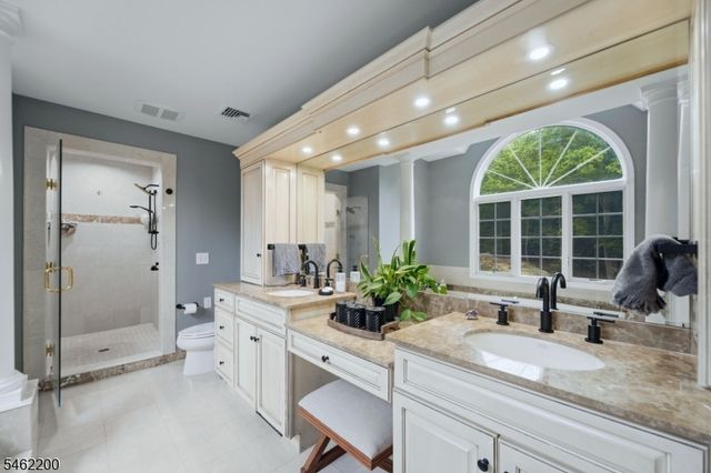 200 Rockburn Pass, West Milford Twp., NJ 07480