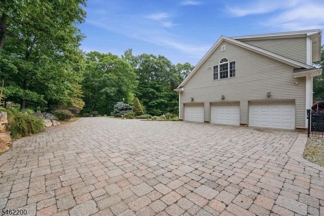 200 Rockburn Pass, West Milford Twp., NJ 07480