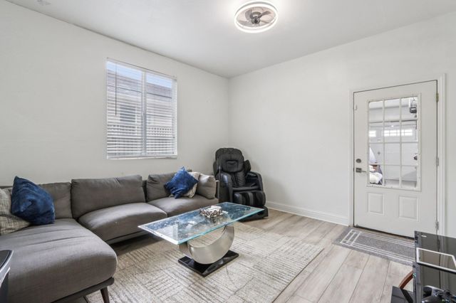 1322 Cottage Grove Court, Tracy, CA 95377