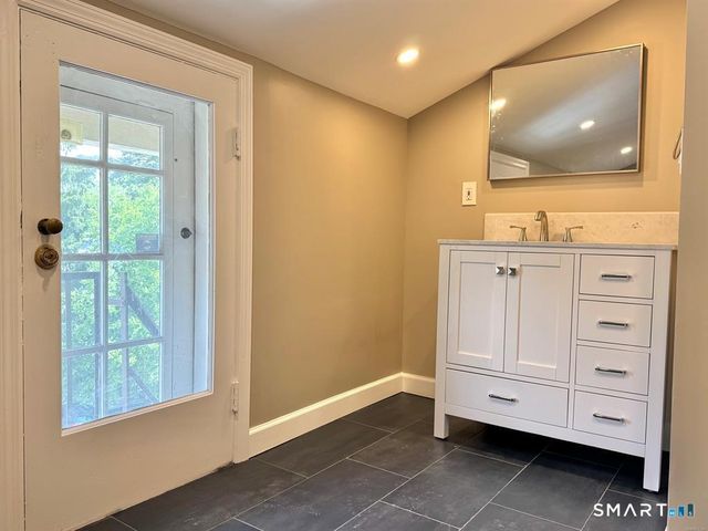 251 Edwards Street 2, New Haven, CT 06511
