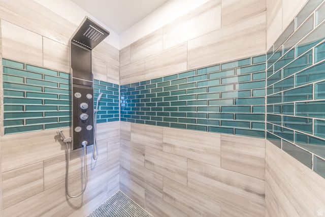 7087 W BOSTON PARK LN, West Jordan, UT 84081