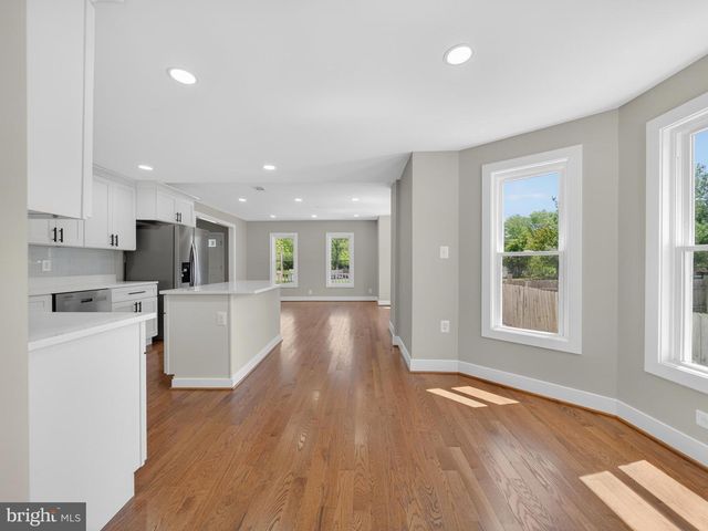 2575 HALLOWING POINT RD, Prince Frederick, MD 20678
