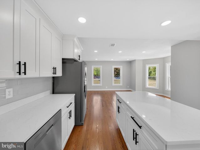 2575 HALLOWING POINT RD, Prince Frederick, MD 20678