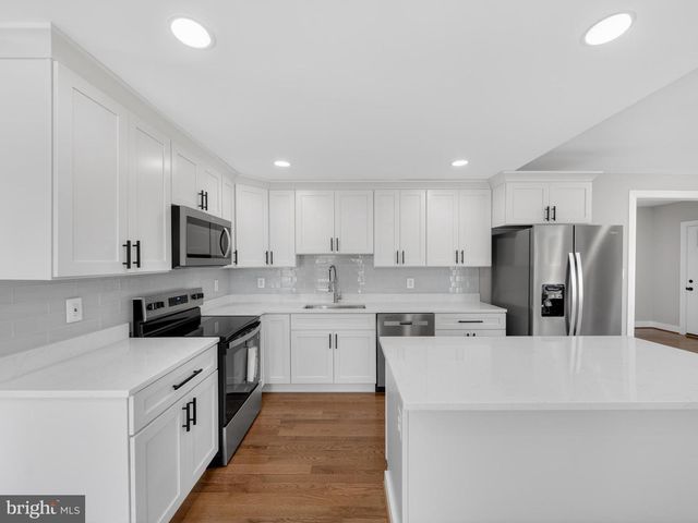 2575 HALLOWING POINT RD, Prince Frederick, MD 20678