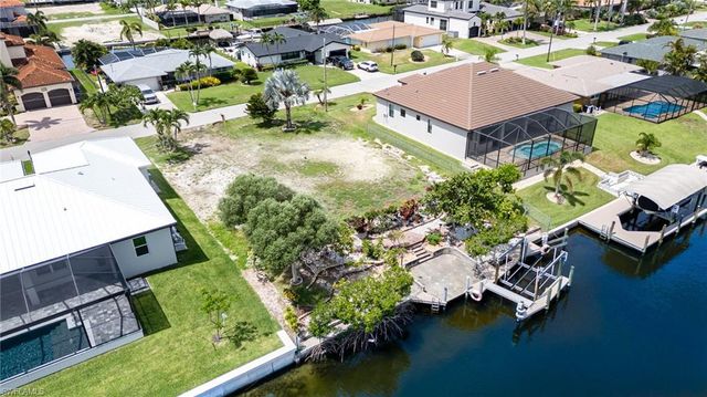 127 SW 52nd TER, Cape Coral, FL 33914