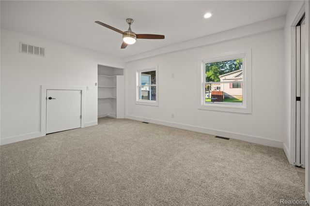 424 E Shore Drive, Northfield Township, MI 48189