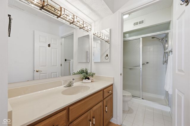 7601 Newport Bay Drive 109, Indianapolis, IN 46240