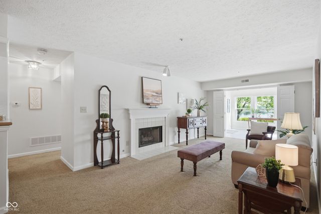 7601 Newport Bay Drive 109, Indianapolis, IN 46240