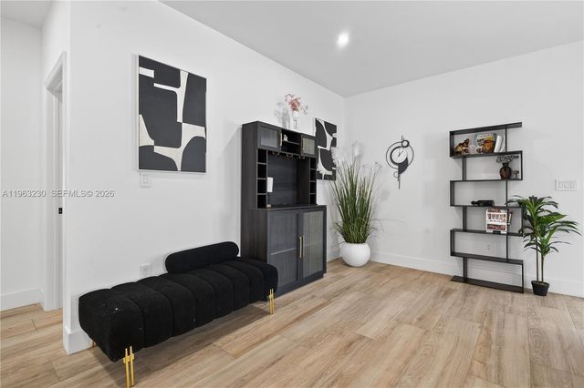 913 NE 15th St, Fort Lauderdale, FL 33304