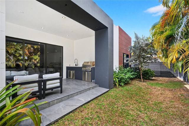 913 NE 15th St, Fort Lauderdale, FL 33304