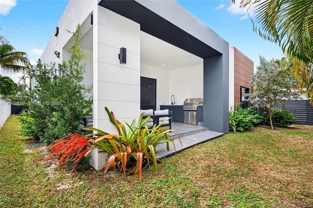 913 NE 15th St, Fort Lauderdale, FL 33304