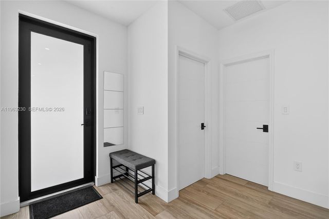 913 NE 15th St, Fort Lauderdale, FL 33304