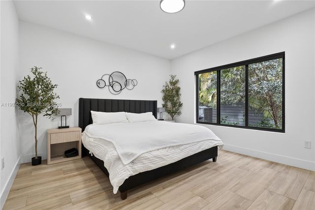 913 NE 15th St, Fort Lauderdale, FL 33304