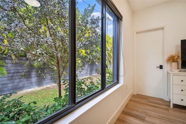 913 NE 15th St, Fort Lauderdale, FL 33304