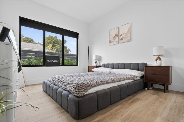 913 NE 15th St, Fort Lauderdale, FL 33304