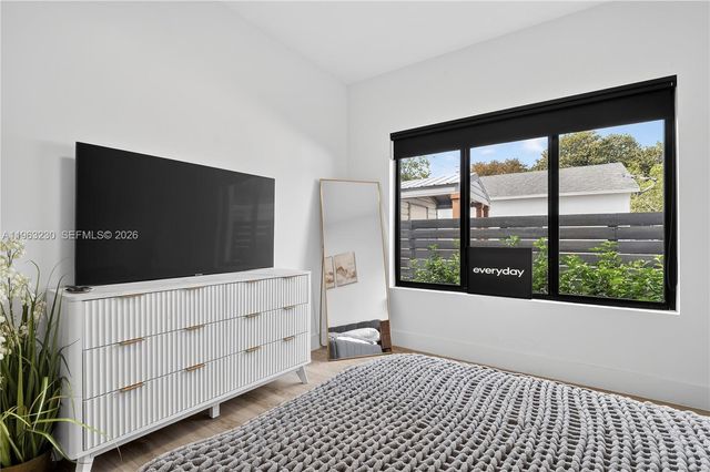 913 NE 15th St, Fort Lauderdale, FL 33304