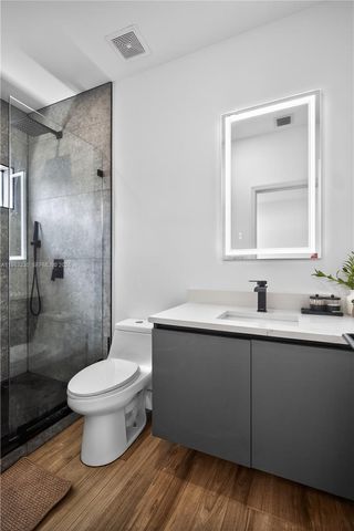 913 NE 15th St, Fort Lauderdale, FL 33304