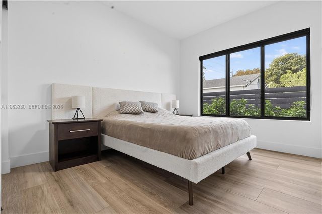 913 NE 15th St, Fort Lauderdale, FL 33304