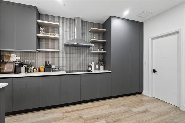 913 NE 15th St, Fort Lauderdale, FL 33304