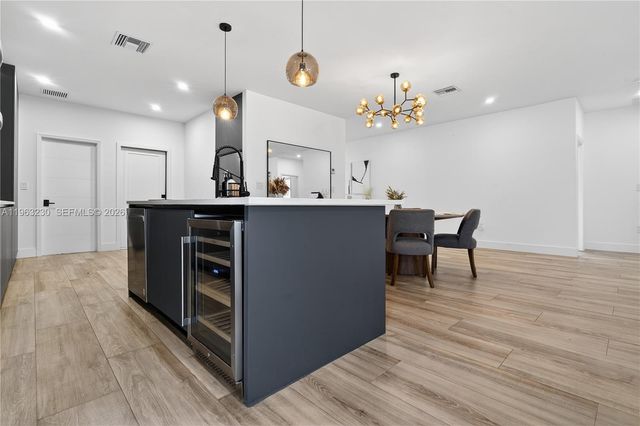 913 NE 15th St, Fort Lauderdale, FL 33304