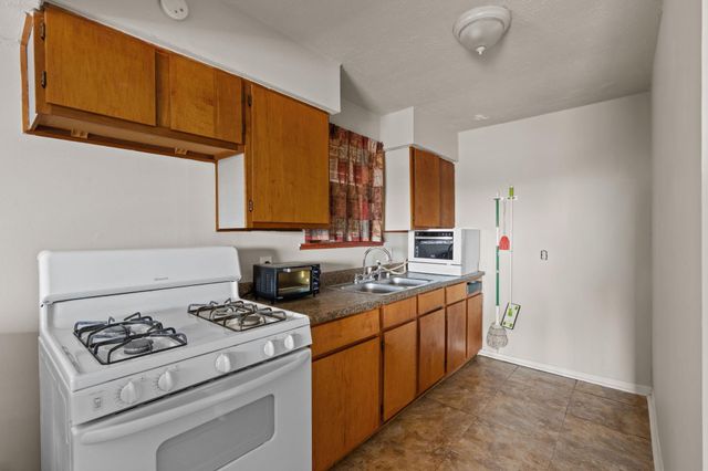 810 93rd Street, Galveston, TX 77554