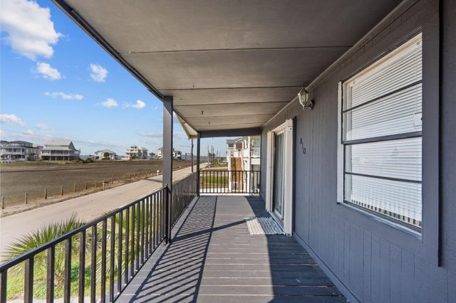 810 93rd Street, Galveston, TX 77554