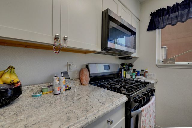 1721 Vail Place SE, Albuquerque, NM 87106