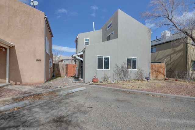 1721 Vail Place SE, Albuquerque, NM 87106