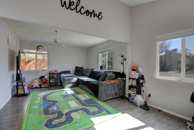 1721 Vail Place SE, Albuquerque, NM 87106