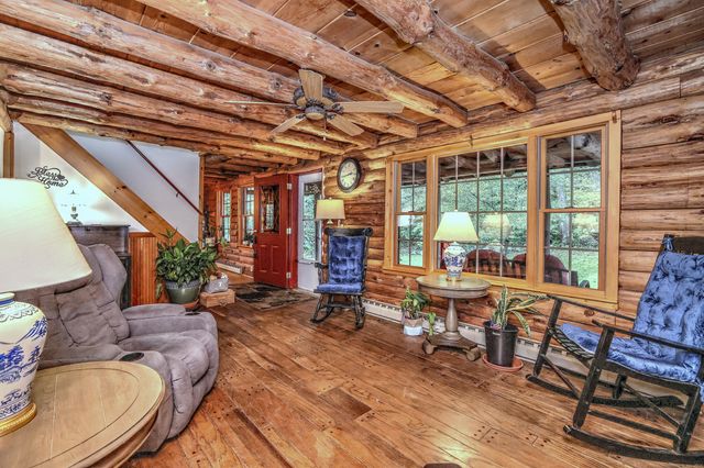 89 Norwich Salem Turnpike, Montville, CT 06370
