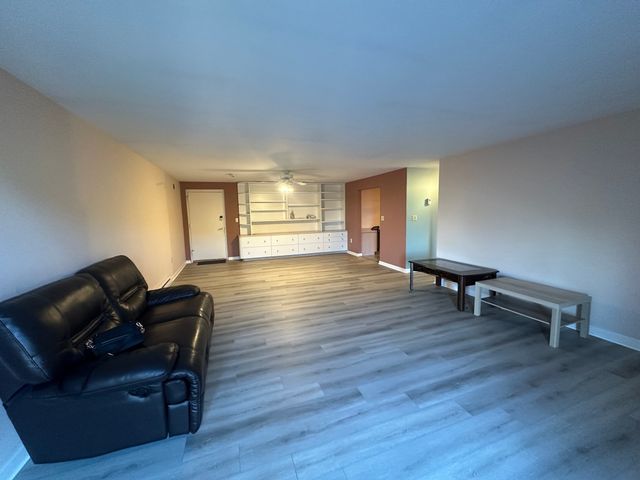 1321 Worcester Rd 612, Framingham, MA 01701