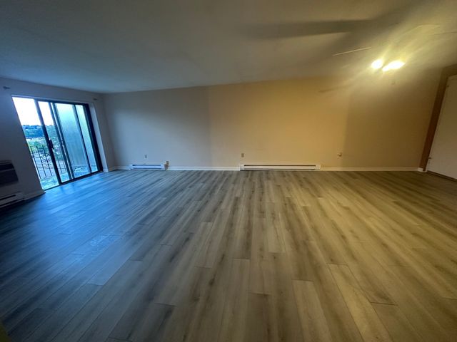 1321 Worcester Rd 612, Framingham, MA 01701