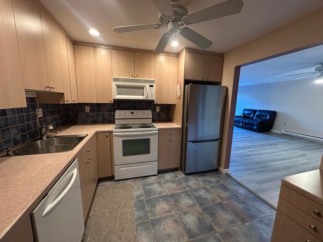 1321 Worcester Rd 612, Framingham, MA 01701