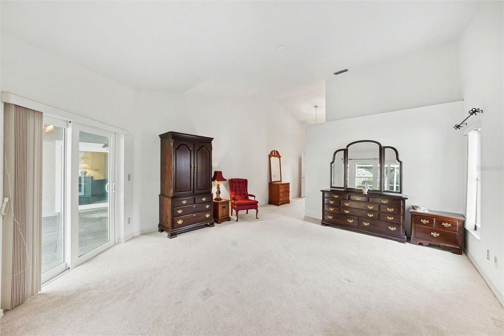 Image 19 of property listing at 12804 WALLINGFORD DRIVE, Tampa, FL 33624