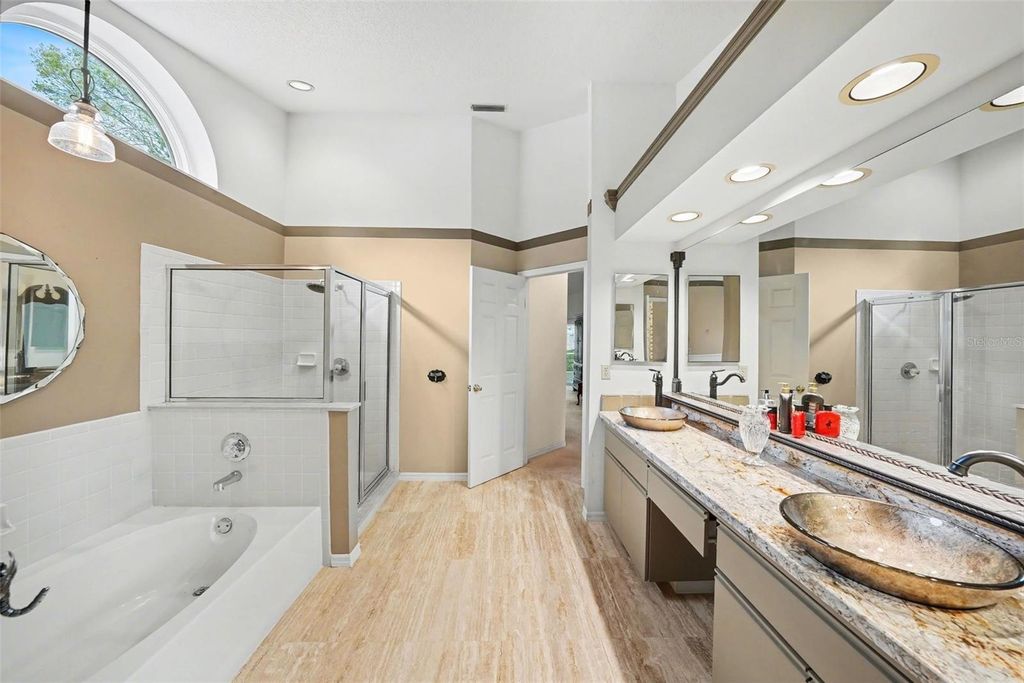 Image 20 of property listing at 12804 WALLINGFORD DRIVE, Tampa, FL 33624