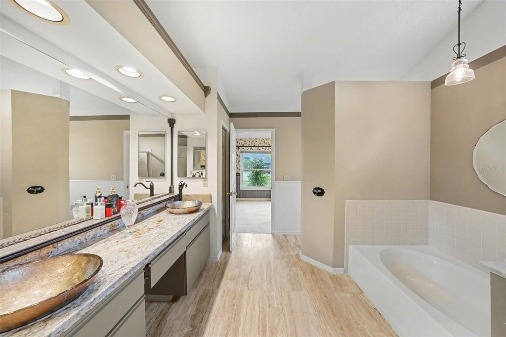 Image 21 of property listing at 12804 WALLINGFORD DRIVE, Tampa, FL 33624