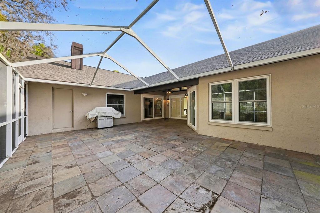 Image 31 of property listing at 12804 WALLINGFORD DRIVE, Tampa, FL 33624