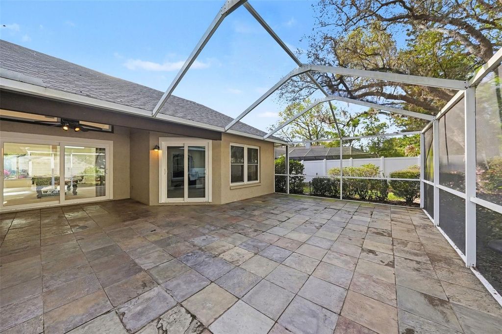 Image 32 of property listing at 12804 WALLINGFORD DRIVE, Tampa, FL 33624