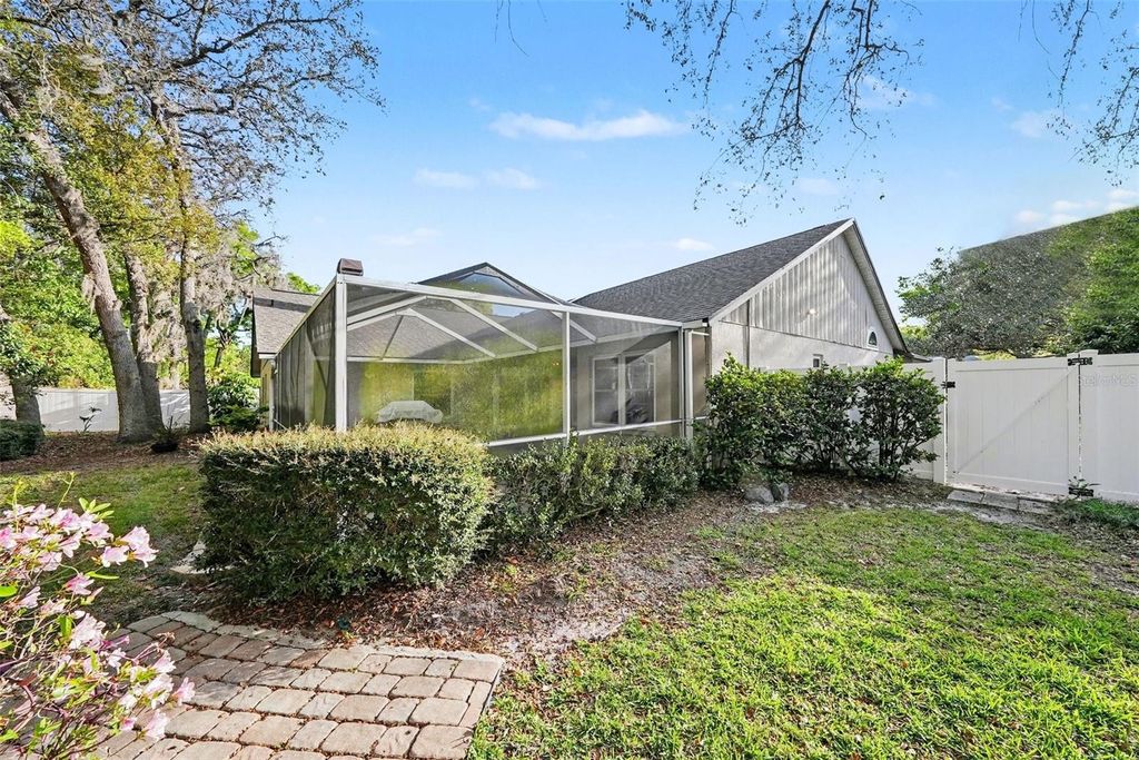 Image 35 of property listing at 12804 WALLINGFORD DRIVE, Tampa, FL 33624
