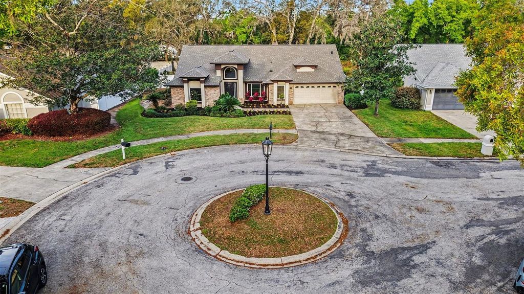 Image 38 of property listing at 12804 WALLINGFORD DRIVE, Tampa, FL 33624