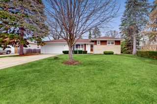 4N163 5th Avenue, Addison, IL 60101
