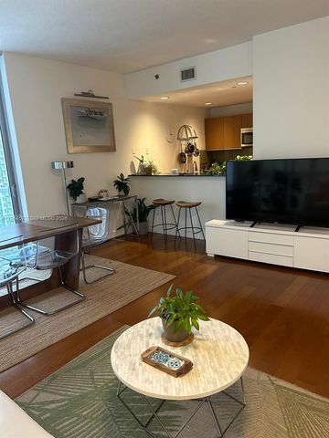1060 Brickell Ave 2717, Miami, FL 33131