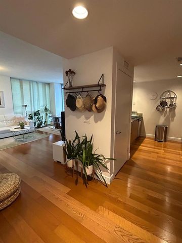 1060 Brickell Ave 2717, Miami, FL 33131
