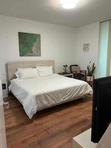 1060 Brickell Ave 2717, Miami, FL 33131