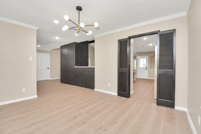 10550 Emnora Lane, Houston, TX 77043