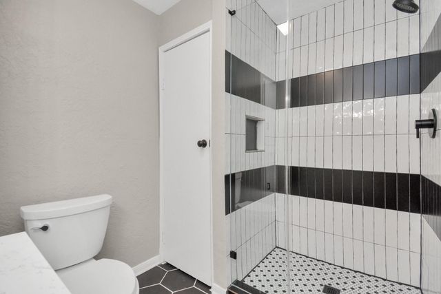 10550 Emnora Lane, Houston, TX 77043