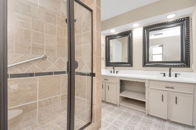 10550 Emnora Lane, Houston, TX 77043