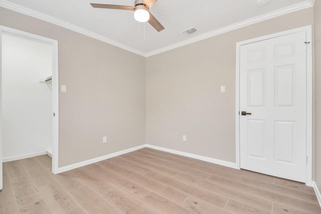 10550 Emnora Lane, Houston, TX 77043