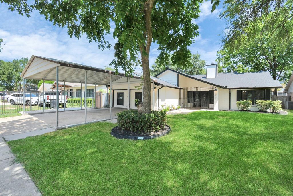 10550 Emnora Lane, Houston, TX 77043