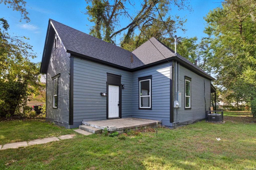 1223 W 10th Street, North Little Rock, AR 72114